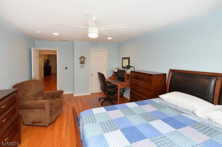 Property listing MLS 4048617 photo 23