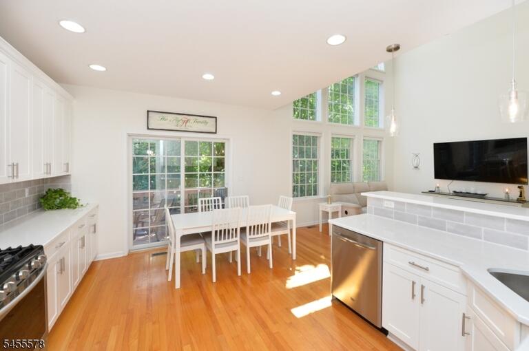 Property listing MLS 4048617 photo 9