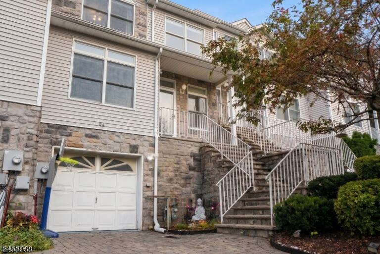Property listing MLS 4048633 photo 1