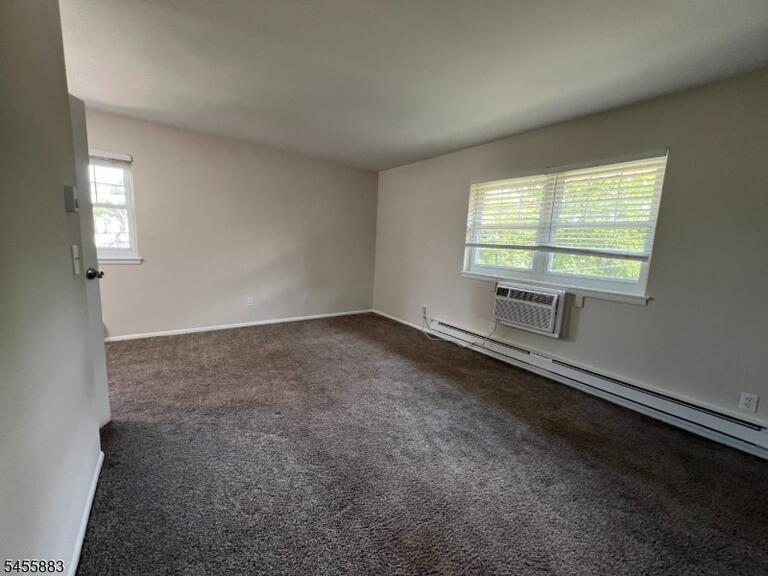 Property listing MLS 4048641 photo 4