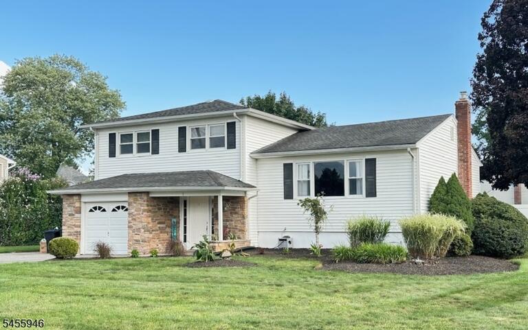 Property listing MLS 4048644 photo 2