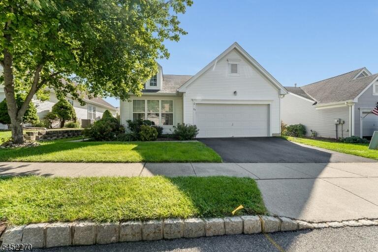 Property listing MLS 4048672 photo 2