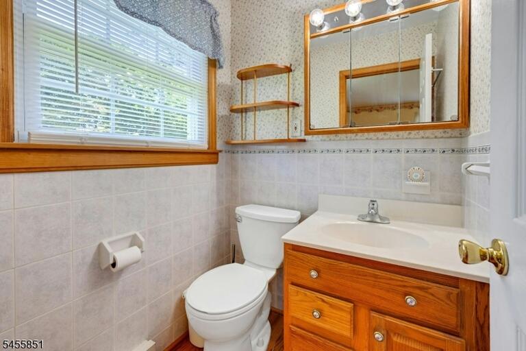 Property listing MLS 4048721 photo 19