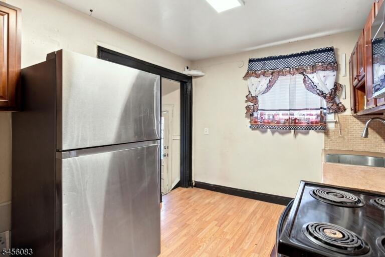 Property listing MLS 4048761 photo 9