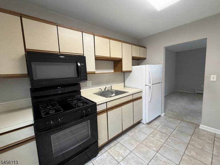Property listing MLS 4048782 photo 4