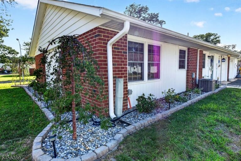 Property listing MLS 4048841 photo 28