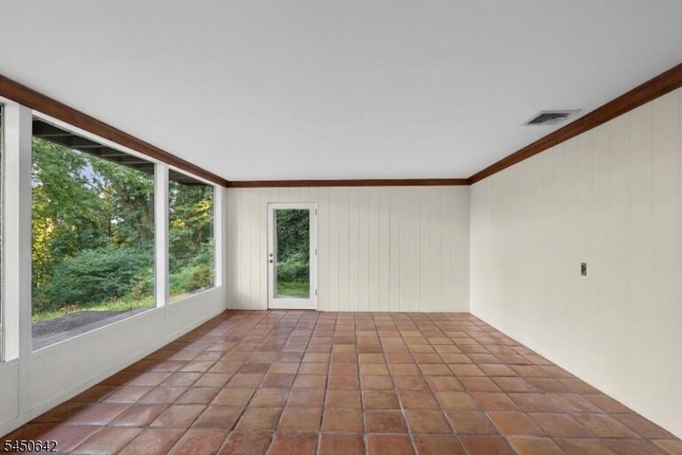 Property listing MLS 4048867 photo 9