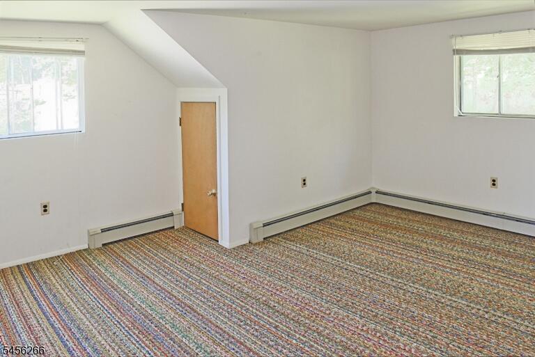 Property listing MLS 4048893 photo 9