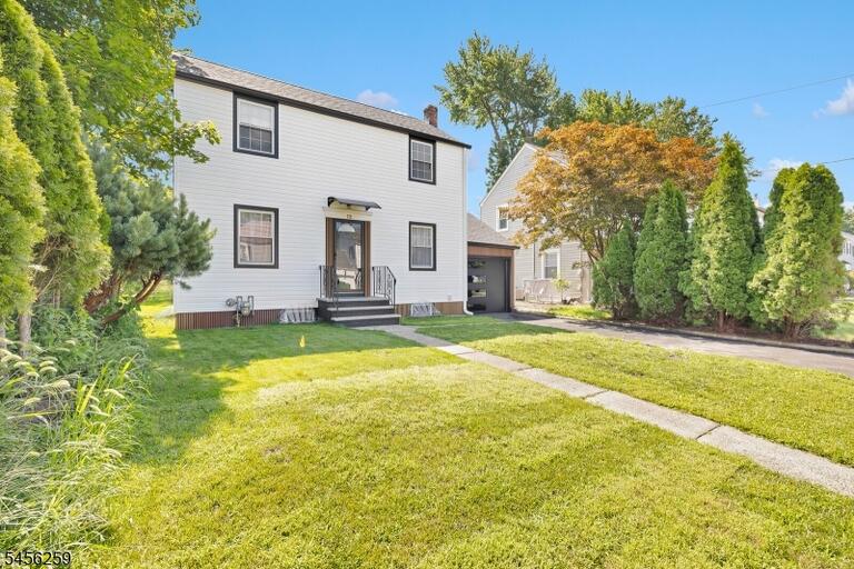 Property listing MLS 4048913 photo 4