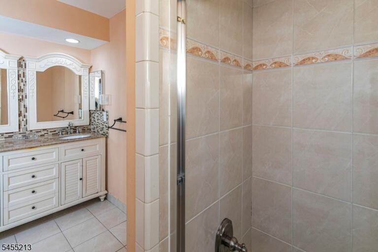 Property listing MLS 4048979 photo 33