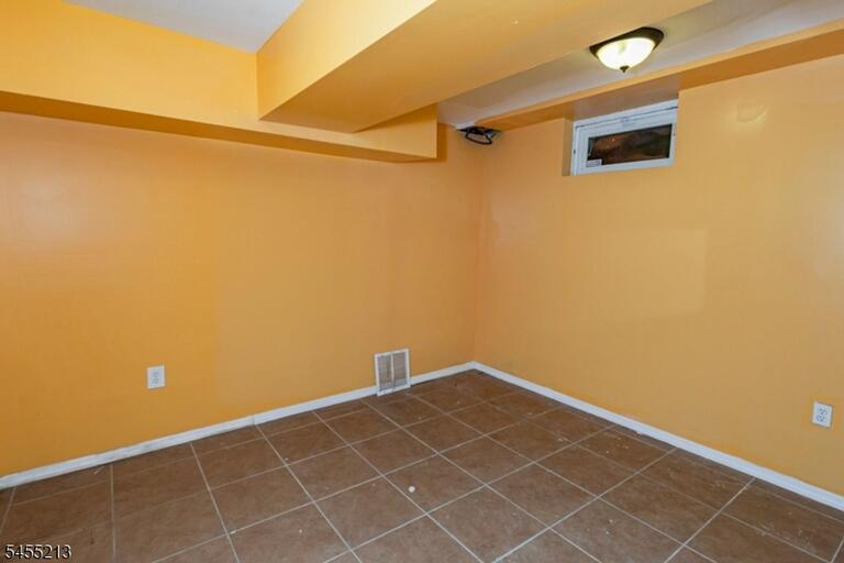Property listing MLS 4048979 photo 38