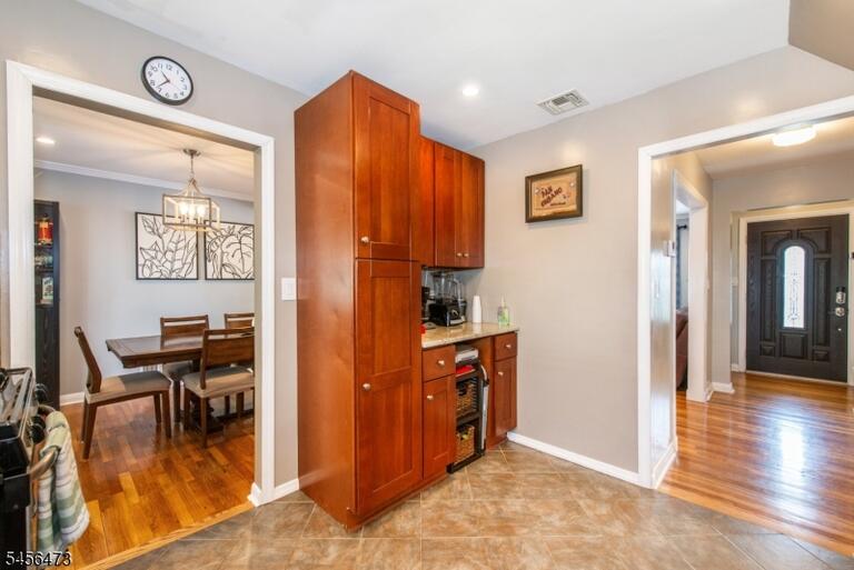 Property listing MLS 4049075 photo 10