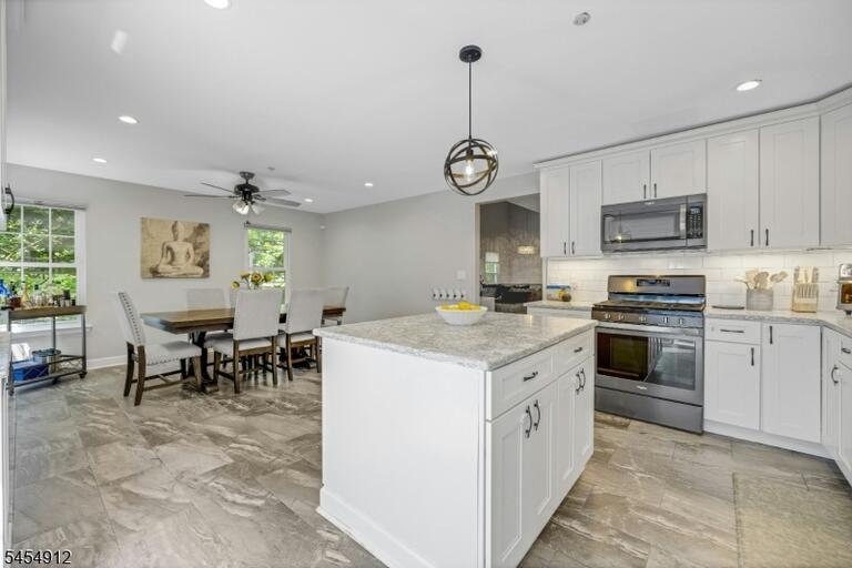 Property listing MLS 4049109 photo 12