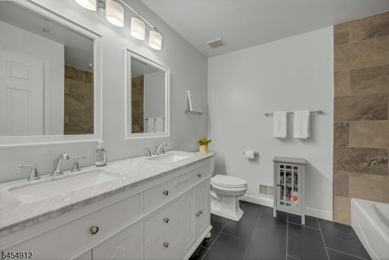 Property listing MLS 4049109 photo 27
