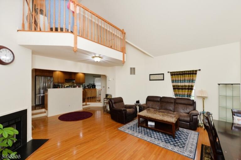 Property listing MLS 4049113 photo 6
