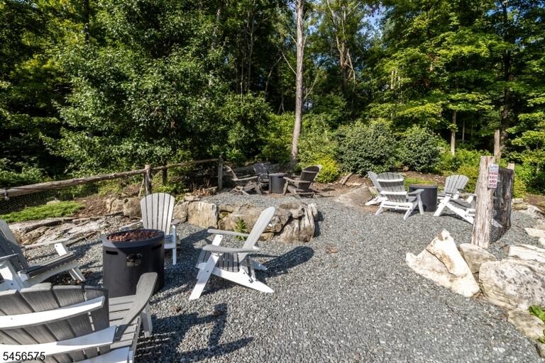 Property listing MLS 4049183 photo 12