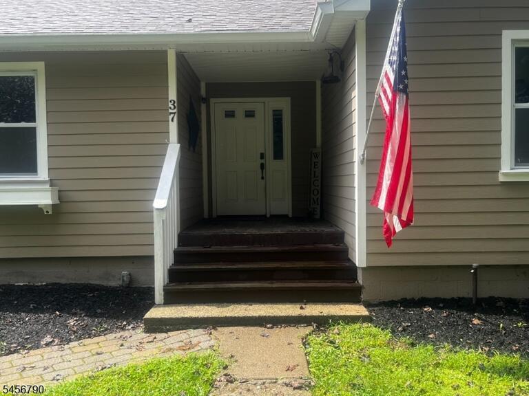 Property listing MLS 4049391 photo 3