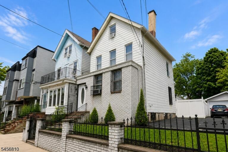 Property listing MLS 4049393 photo 1