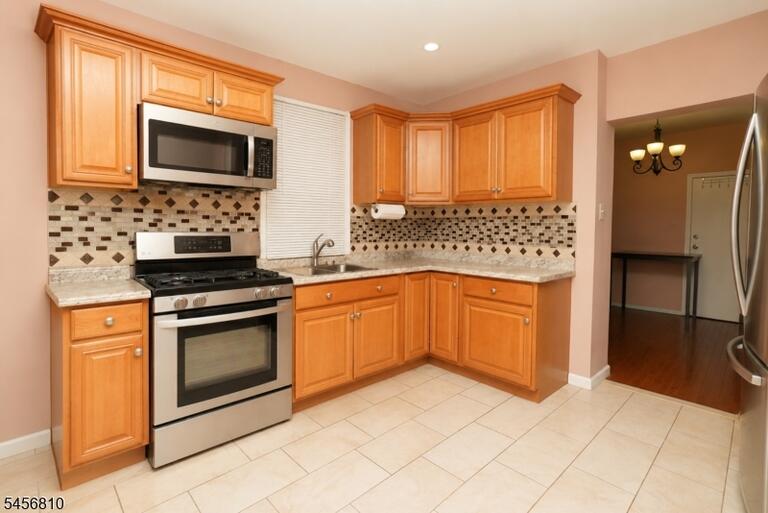 Property listing MLS 4049393 photo 7