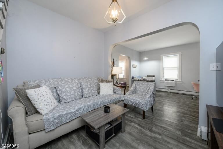 Property listing MLS 4049419 photo 4