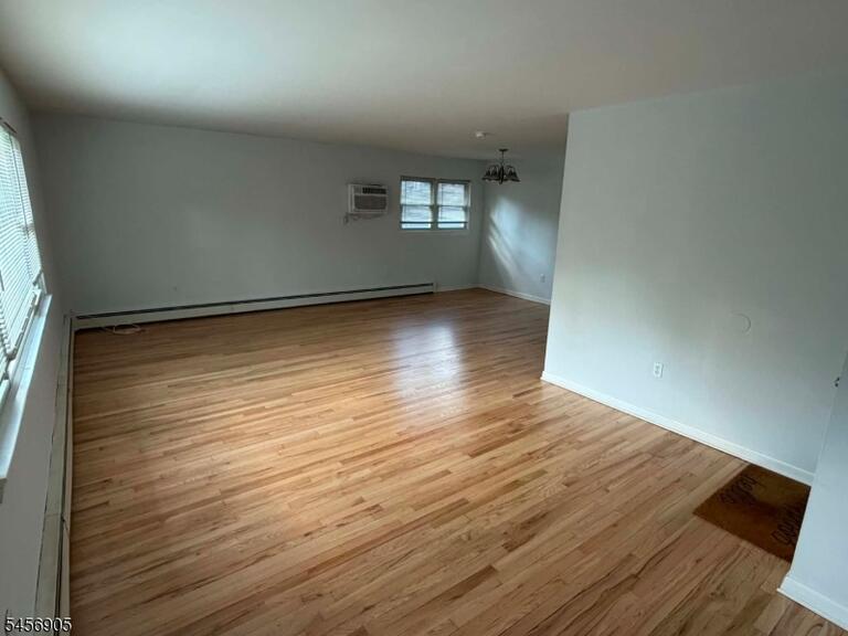 Property listing MLS 4049475 photo 12