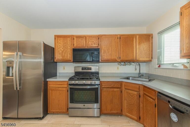 Property listing MLS 4049539 photo 5