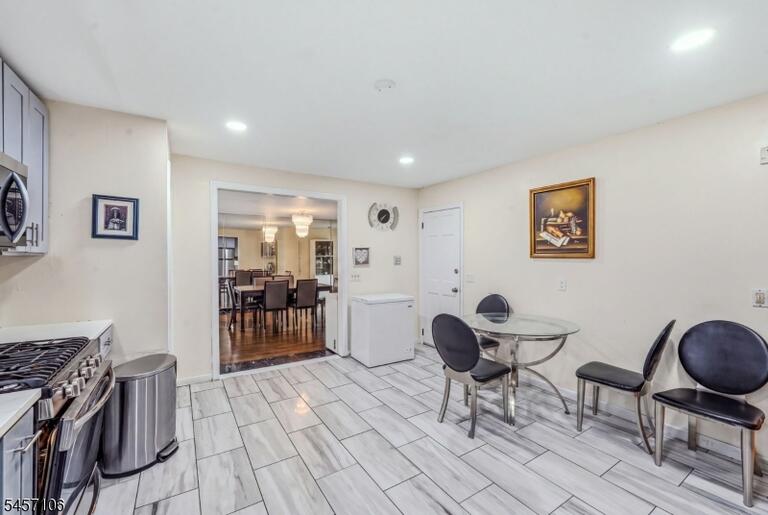 Property listing MLS 4049631 photo 25