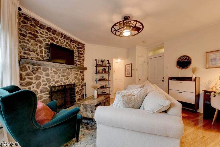 Property listing MLS 4049717 photo 18
