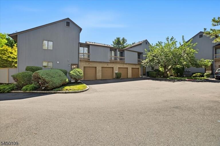 Property listing MLS 4049733 photo 23