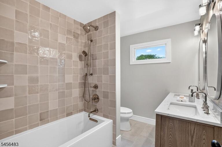Property listing MLS 4049752 photo 28