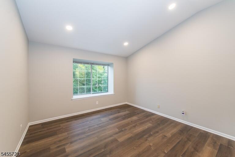Property listing MLS 4049807 photo 15