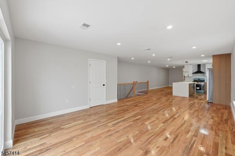 Property listing MLS 4049820 photo 10
