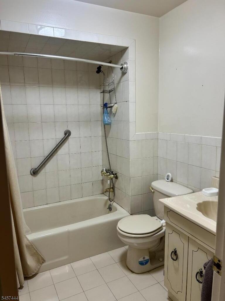 Property listing MLS 4049841 photo 4