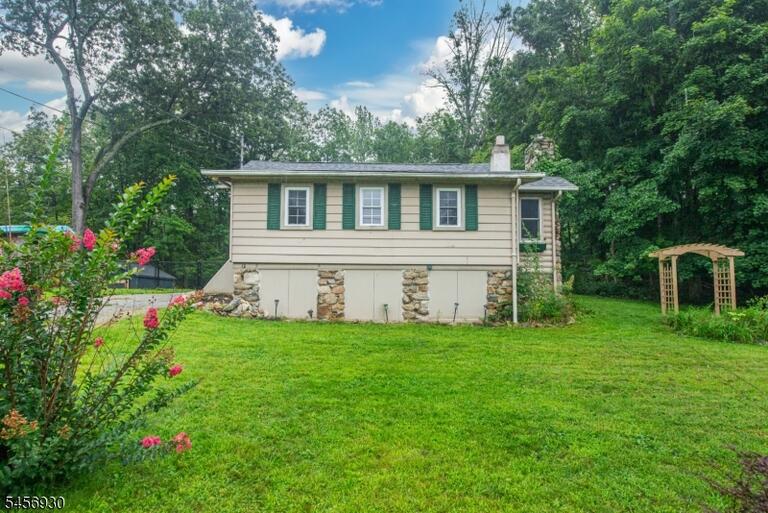Property listing MLS 4049885 photo 1