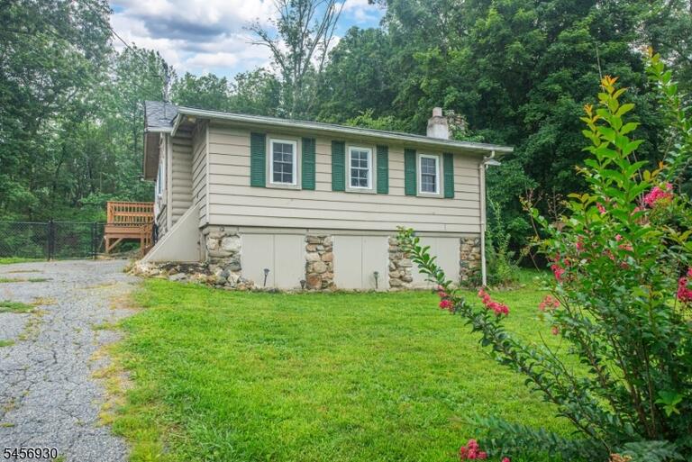 Property listing MLS 4049885 photo 27