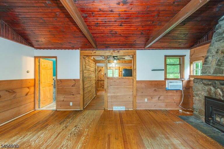 Property listing MLS 4049885 photo 9