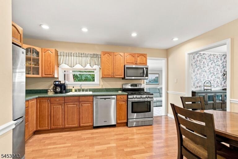 Property listing MLS 4049923 photo 4