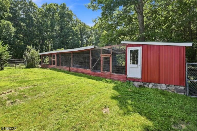 Property listing MLS 4050029 photo 44