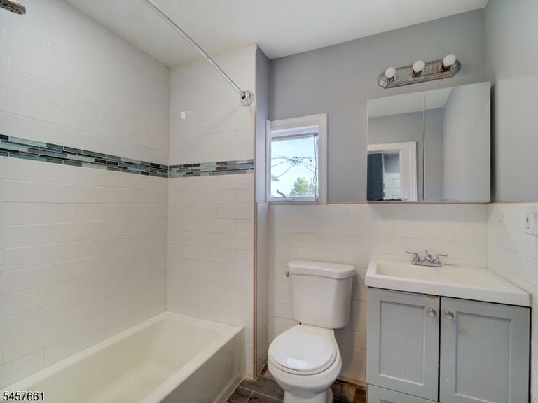 Property listing MLS 4050030 photo 13