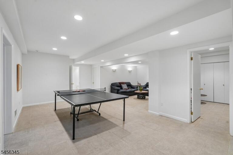 Property listing MLS 4050033 photo 39