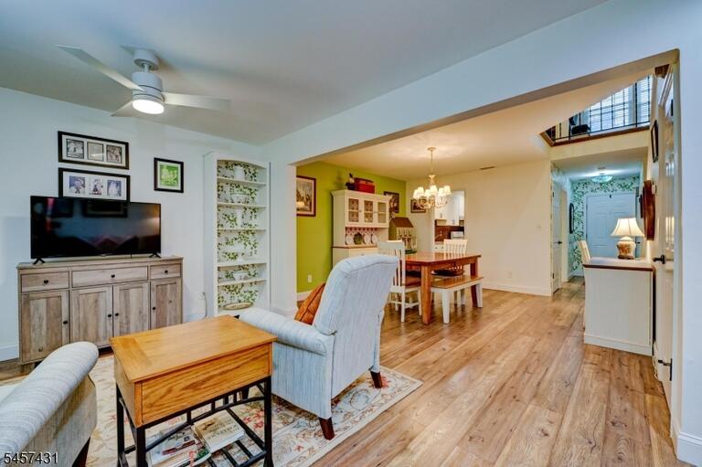 Property listing MLS 4050041 photo 17