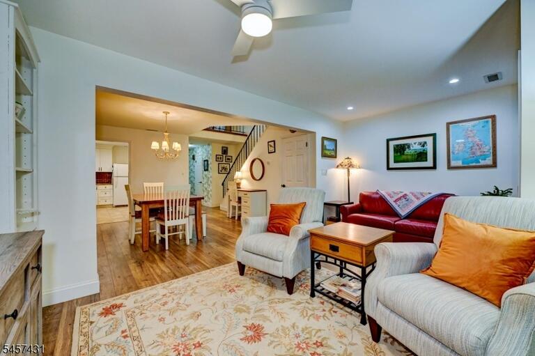 Property listing MLS 4050041 photo 19
