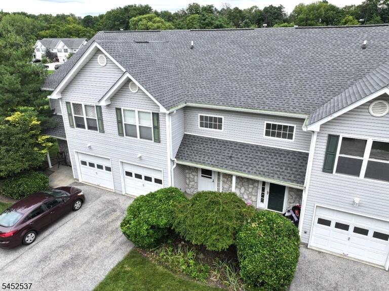 Property listing MLS 4050044 photo 36