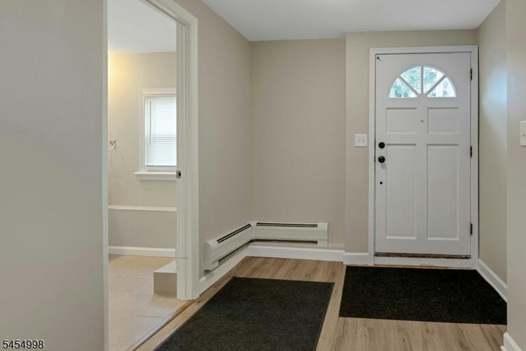 Property listing MLS 4050050 photo 3