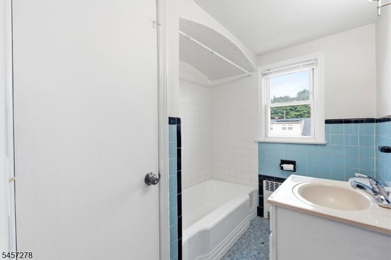 Property listing MLS 4050053 photo 22