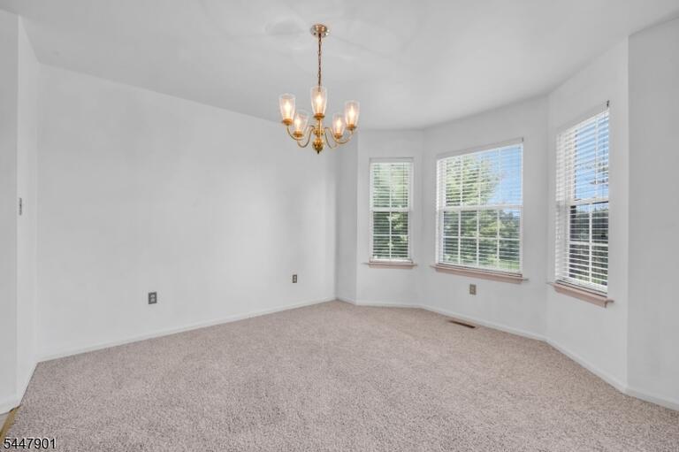 Property listing MLS 4050061 photo 8