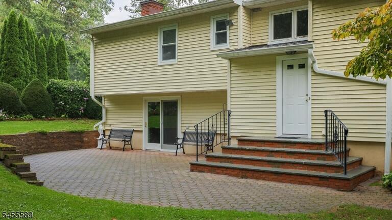 Property listing MLS 4050087 photo 24