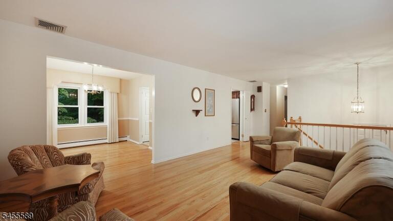 Property listing MLS 4050087 photo 5