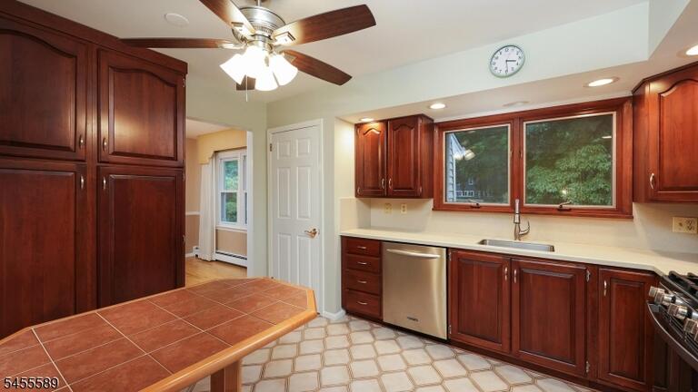Property listing MLS 4050087 photo 8