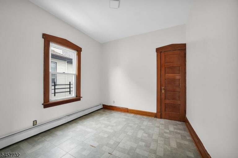 Property listing MLS 4050089 photo 10